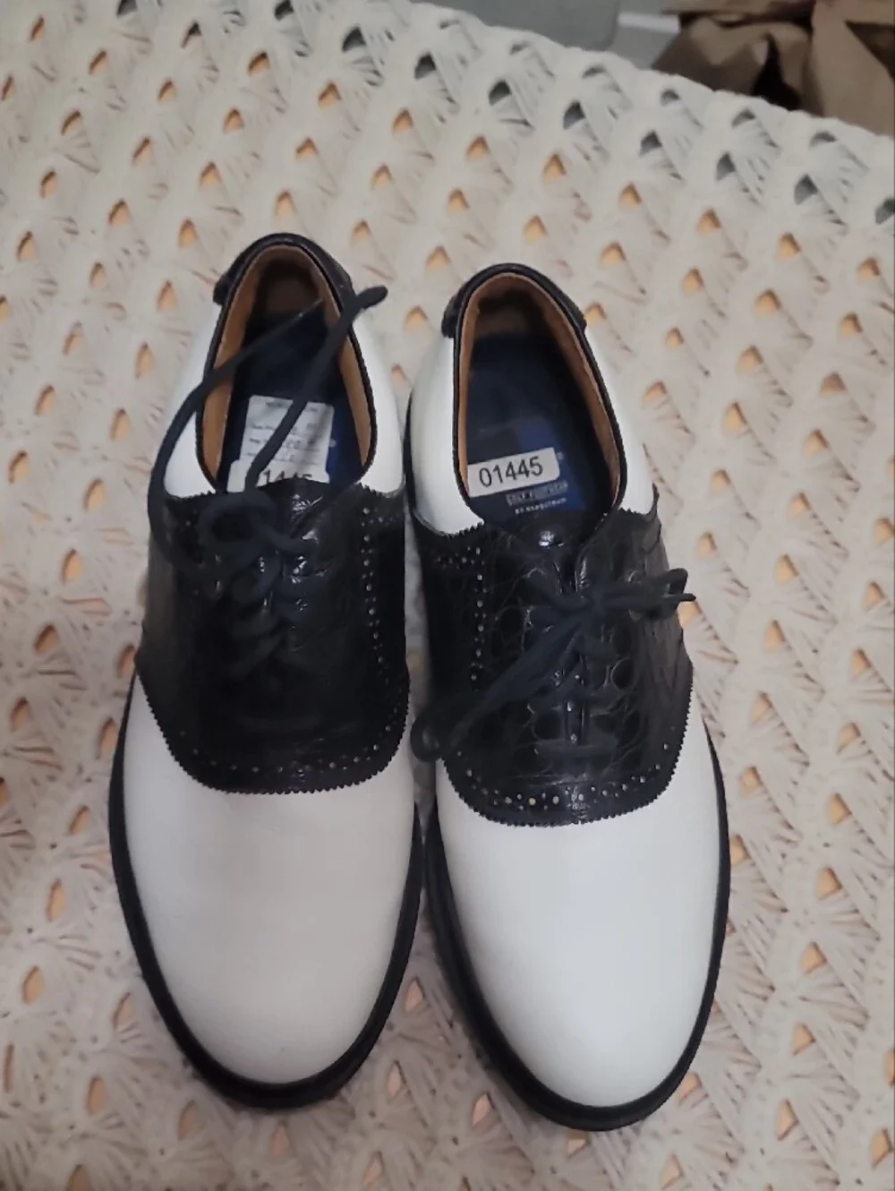 Men's Two-Tone White and Black Leather Derby Shoes